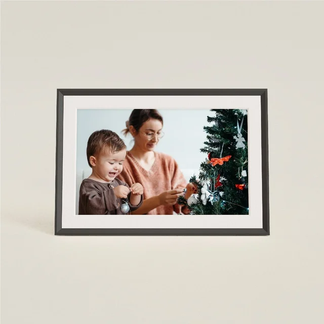 Aura Carver Digital Frame